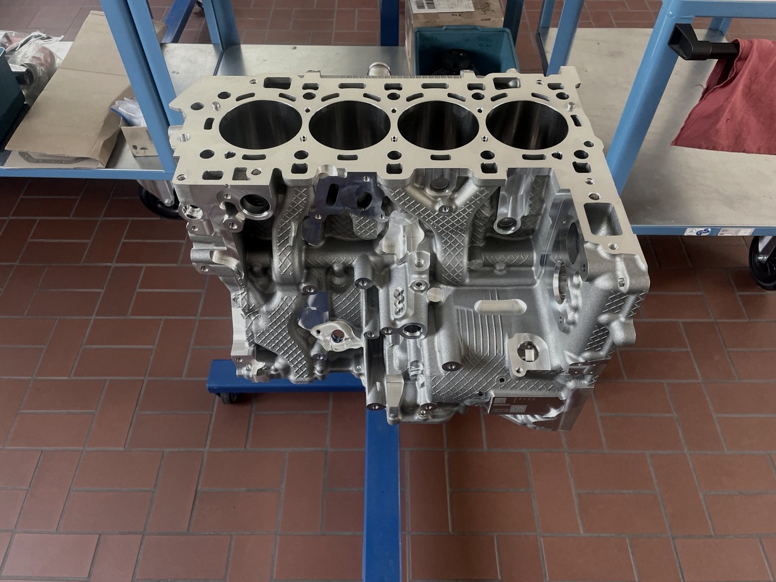 Serienmäßiger Motorblock als Beispiel aus der Werkstatt